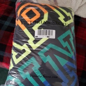 Limited edition VS plush sherpa blanket